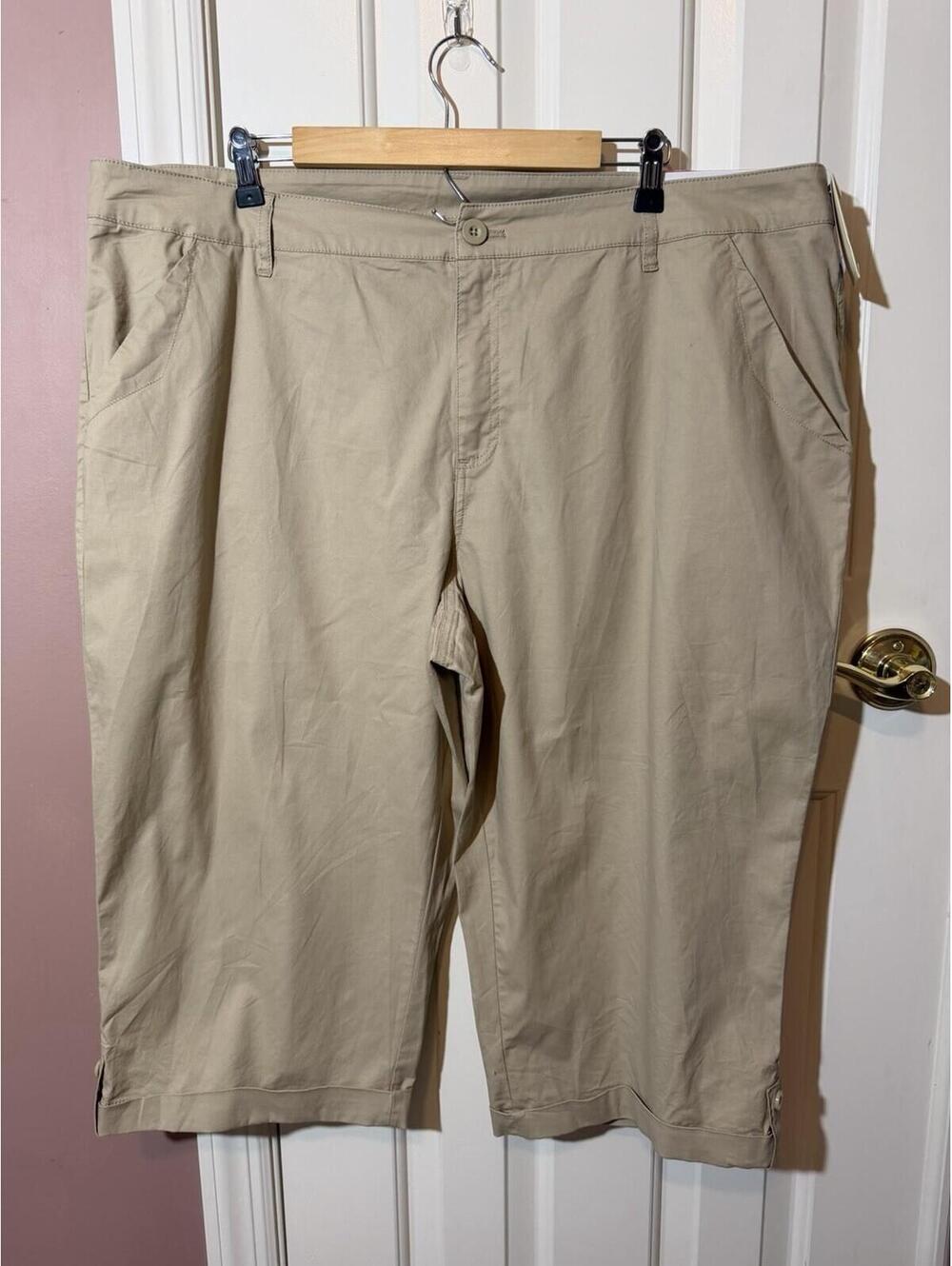 Christopher & Banks Classic Fit Capris Womens Size 22W Khaki Tan New